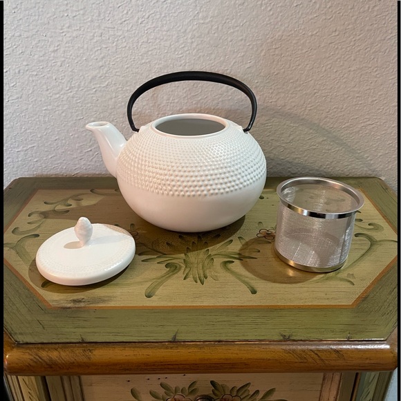 Asian Styled Teapot with Strainer - Picture 2 of 7